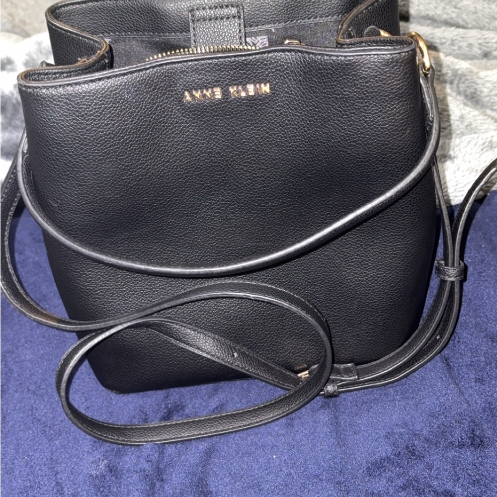 Anne Klein Elegant Black Crossbody Bag